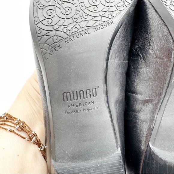 Munro Black Leather and Patent "Odette" Cap Toe Pumps Heels Sz Comfort 7.5M - Picture 13 of 16